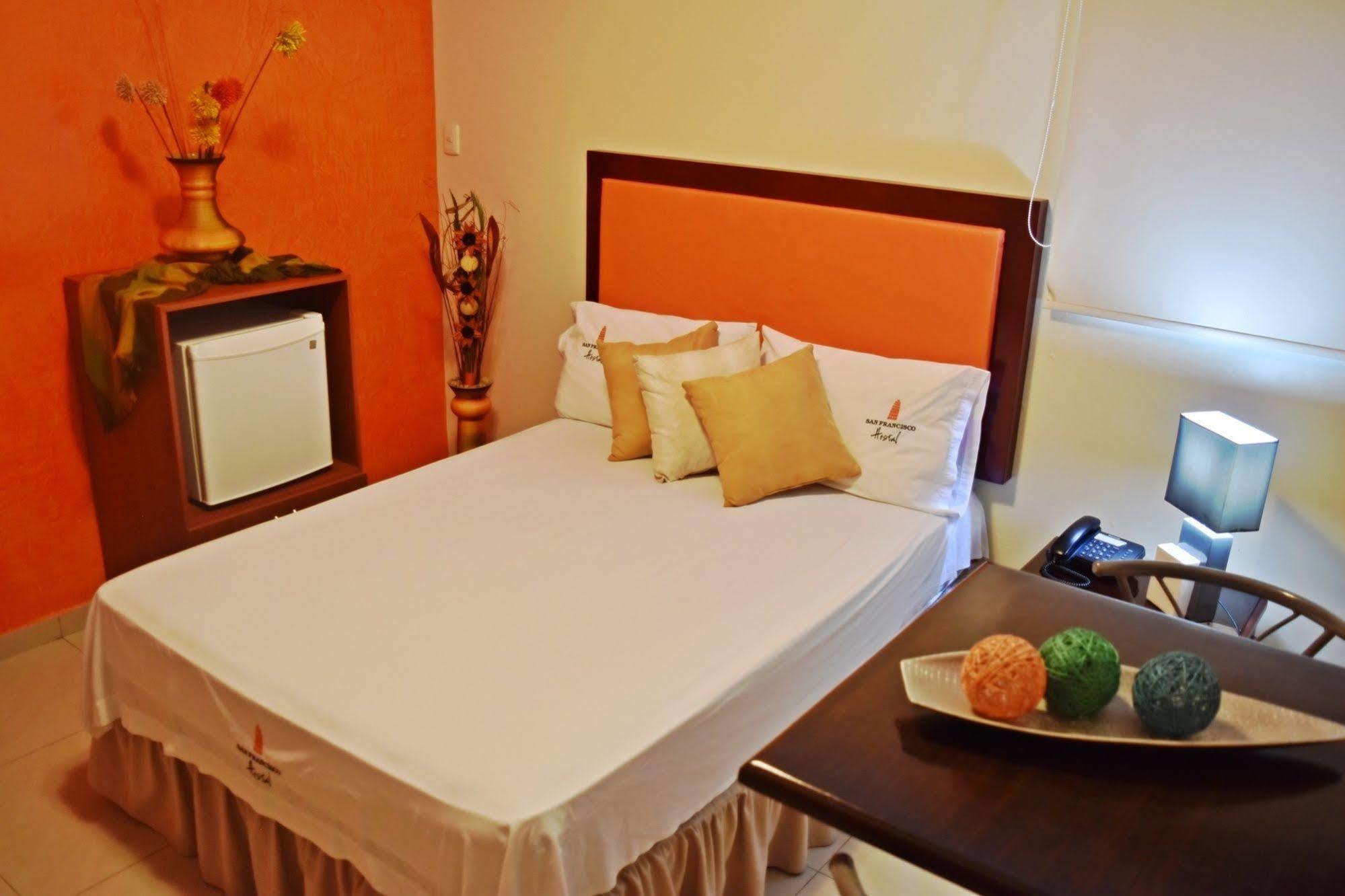 San Francisco Apart Hotel Гуаякіль Екстер'єр фото